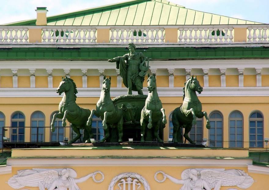 Эрмитаж, Русский музей, Мариинский театр стали системообразующими организациями России