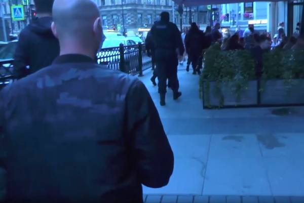 Петербургская полиция задержала почти 40 человек на Рубинштейна и Думской