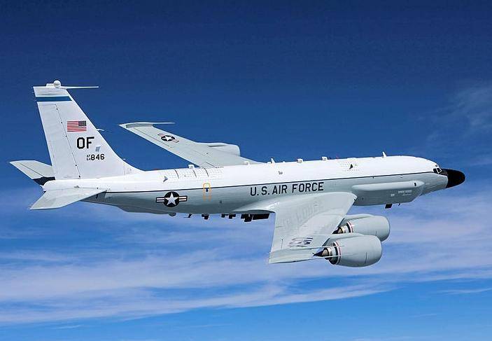Истребители ВКС России сопроводили американский самолет-разведчик над Японским морем