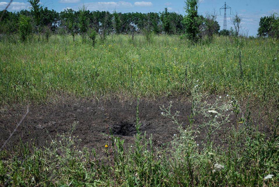 Донбасс: Террористы “ЛНР” обстреливают ремонтные бригады, восстанавливающие водопровод поселка
