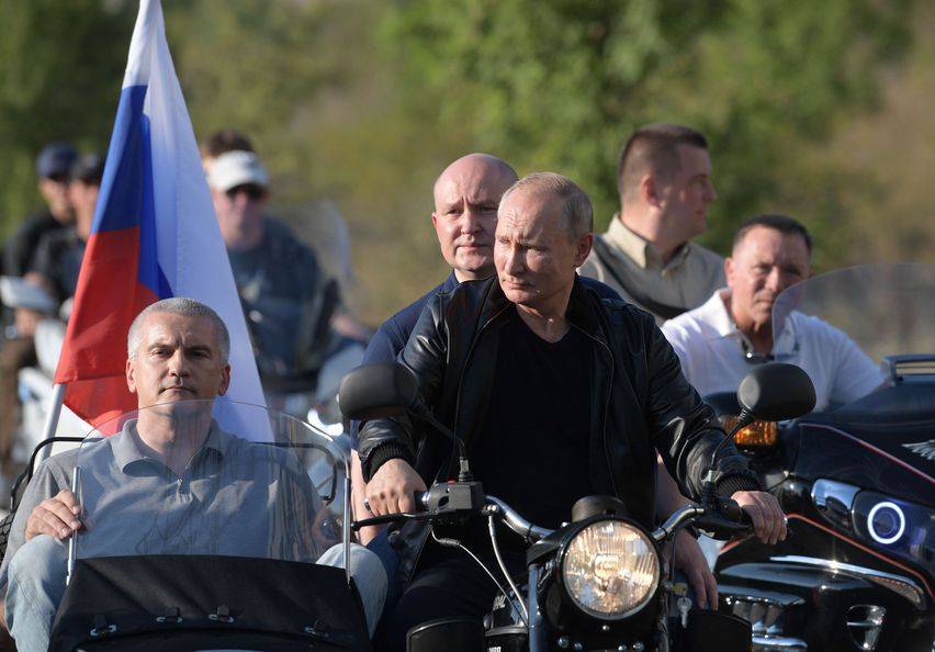 Путин считает, что ухудшение отношений России и Украины "с Крымом в принципе не связано"