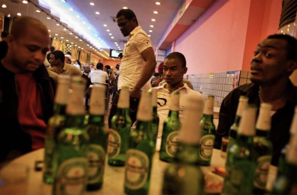Безалкогольный карантин. В Южной Африке запретили продавать спиртные напитки из-за COVID-19