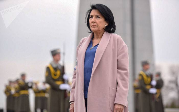 Саломе Зурабишвили призвала соседей - Ереван и Баку - к миру