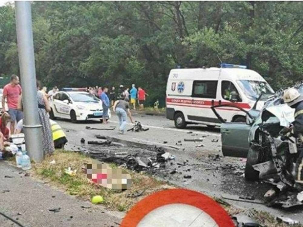 Смертельное ДТП под Киевом: Полиция устанавливает, как виновник оказался за рулем чужого авто