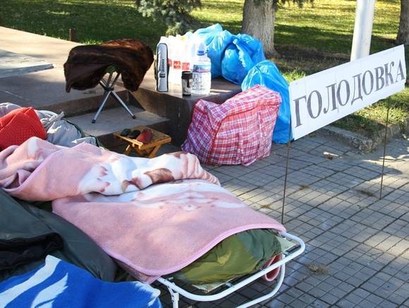 В Волгограде дольщики устроили протесты у стройплощадки