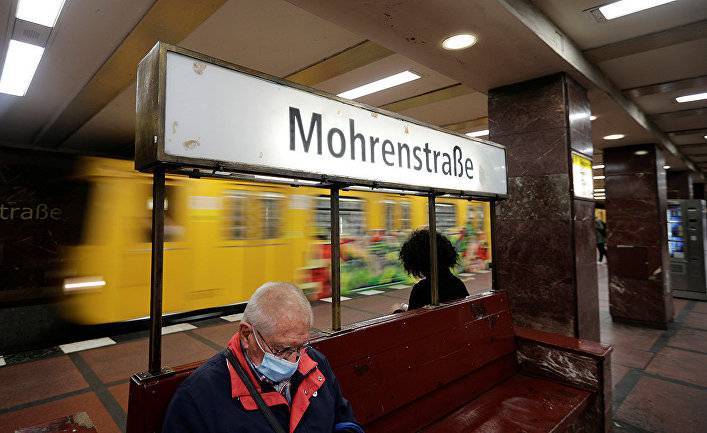 Die Welt (Германия): ситуация вокруг берлинской станции метро Mohrenstraße превращается в фарс