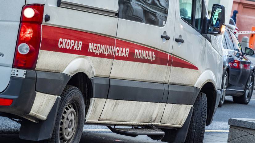 В Приморье при наезде авто на крыльцо школы пострадали четыре человека