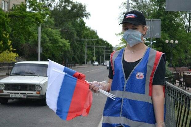 В "ДНР" начали массово убирать флаги РФ: что происходит