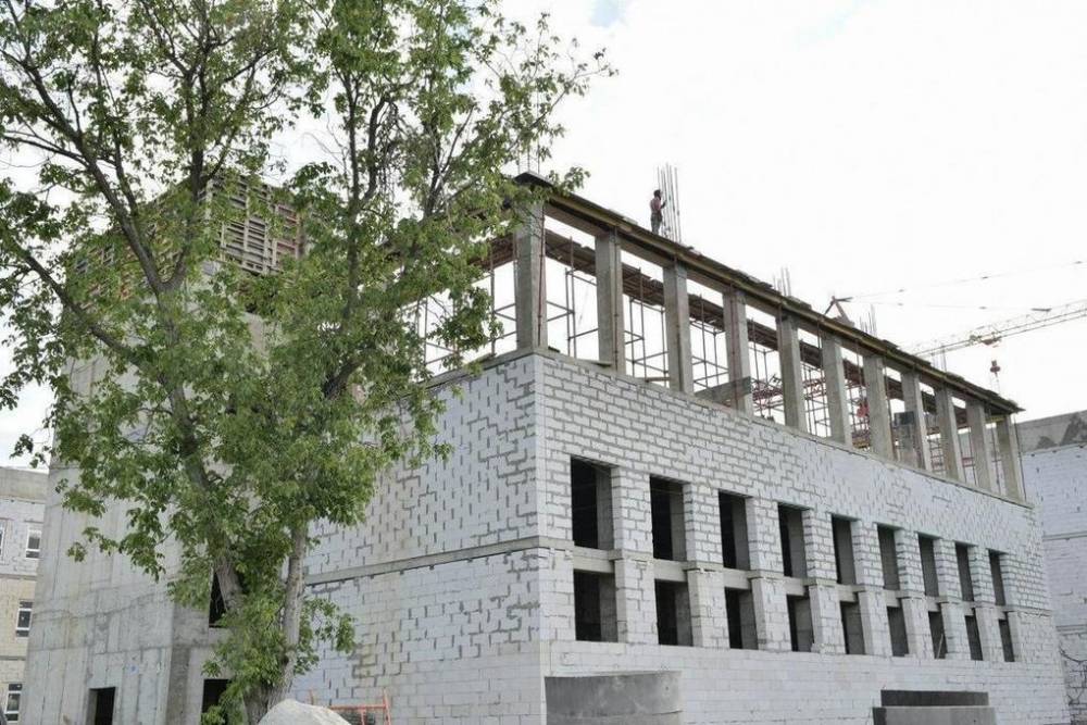На Кубани благоустраивают территорию будущей школы в поселке Российском