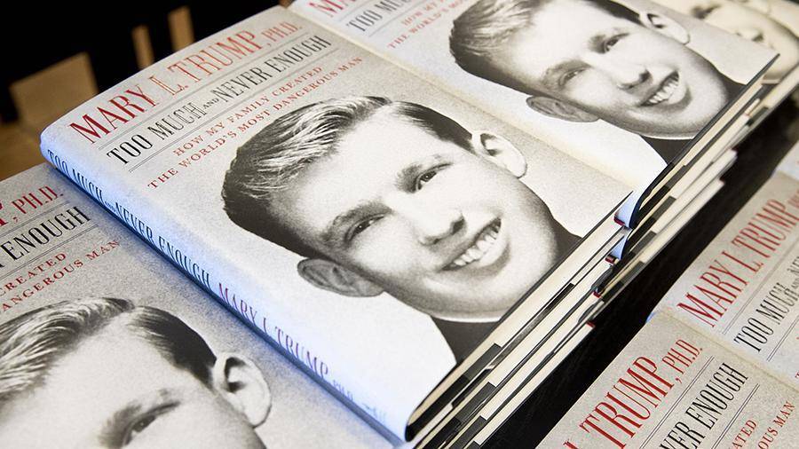 Книга племянницы Трампа побила рекорд продаж в США
