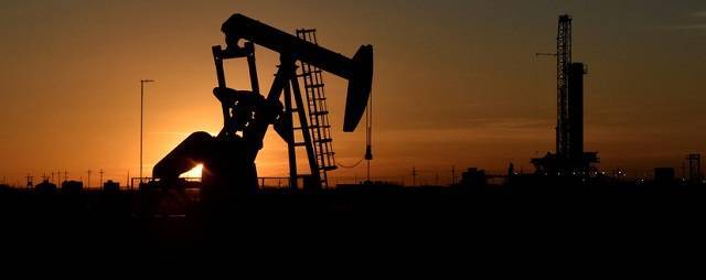 Мировые цены на нефть снижаются из-за коронавируса