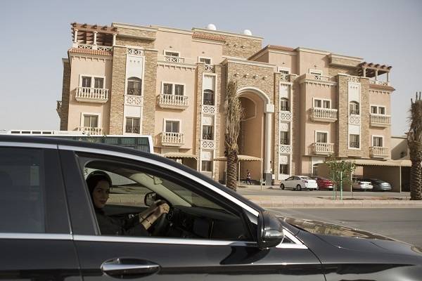 Суд в Саудовской Аравии признал право женщины жить и путешествовать одной