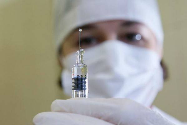 Академик РАН рассказал, кого нужно в первую очередь вакцинировать от коронавируса