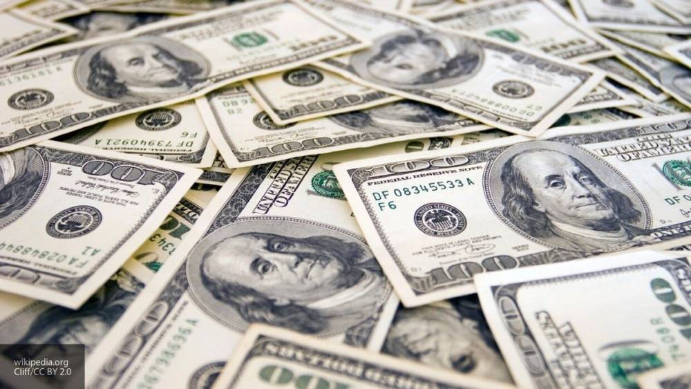 США запуском печатного станка подрывают доверие к доллару