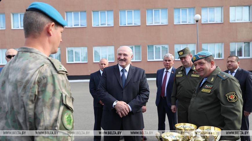 "Никто извне нападать не будет" - Лукашенко провел параллели с попытками раскачать ситуацию в Беларуси в 2010 году и сейчас