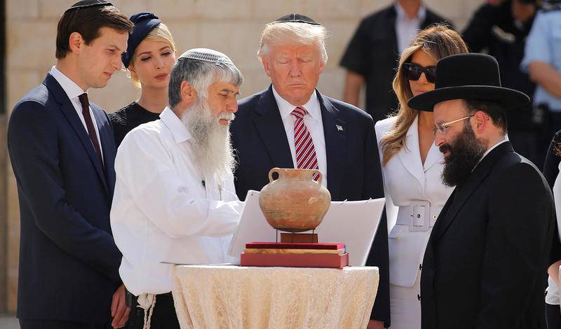 Негров подстрекают евреи. Трамп тоже уверовал в «Протоколы Сионских мудрецов»