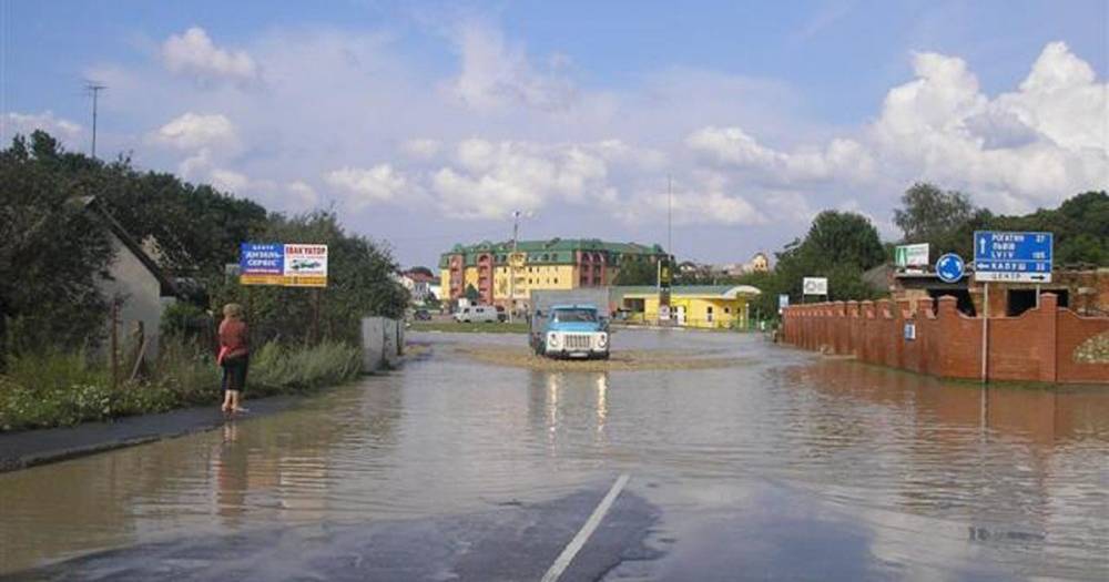 ГСЧС предупреждает о подъеме воды в Днестре и затоплении участка трассы "Одесса-Рени"