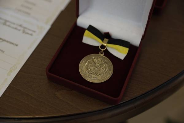 Победителей проекта "Императорский бал" 2020 года наградят медалями "Преуспевающему"