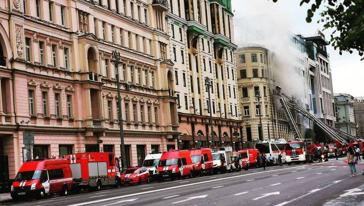 Серьезный пожар в центре Москвы потушен