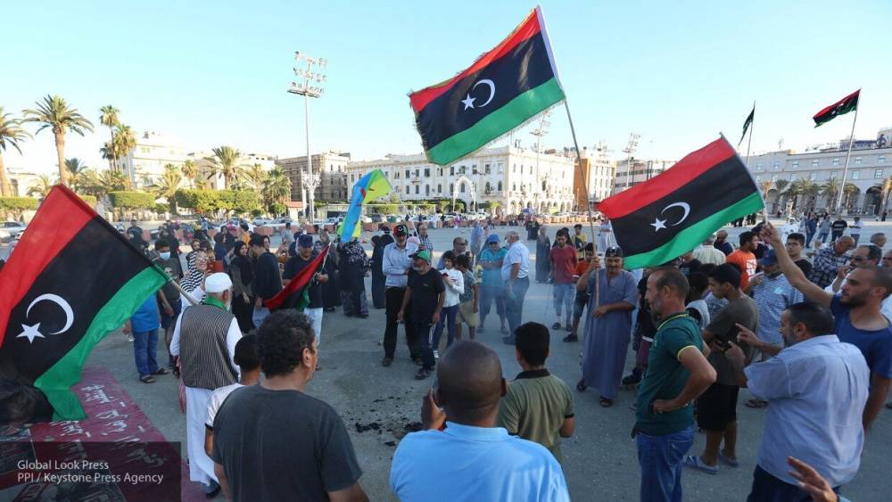 Банды ПНС убивают мирных ливийцев для подавления протестов против режима Сарраджа