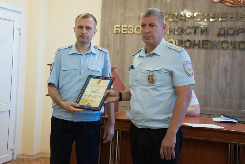 Сотрудников ДПС, которые экстренно доставили ребёнка в больницу, наградили в Воронеже