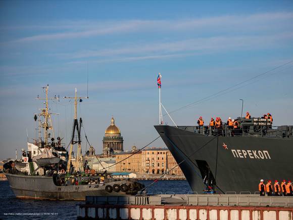 В Петербурге перенесли репетицию парада ко Дню ВМФ