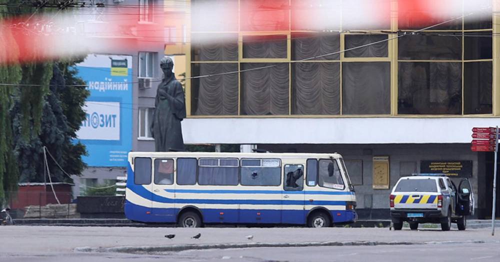 В МВД Украины рассказали, чем был вооружен террорист в Луцке