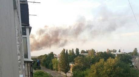 Под Донецком прошел бой и начался сильный пожар, фото