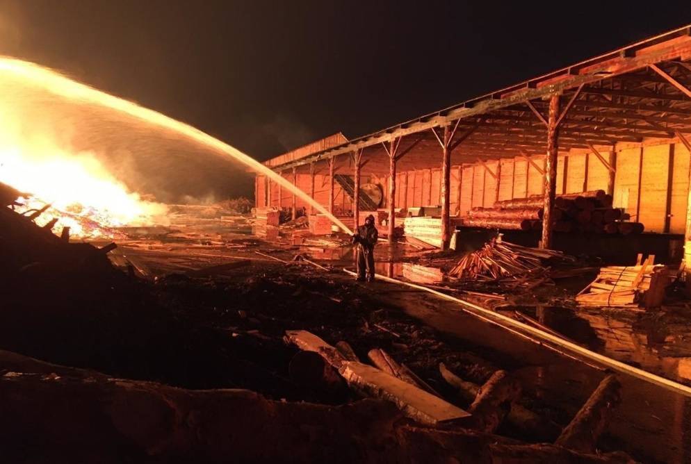 Открытое горение на складе в Видном ликвидировано