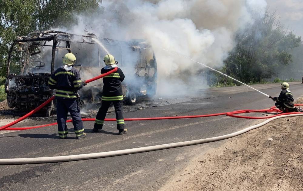 В Черкасской области сгорел дотла пассажирский автобус