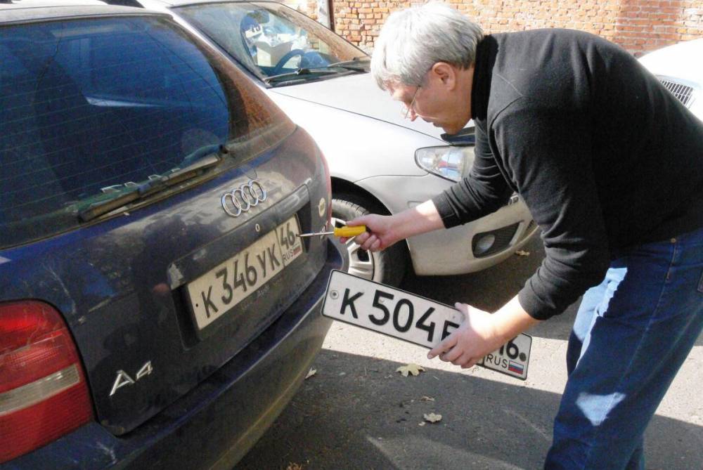 В Воронеже начали штрафовать водителей авто с иностранными номерами