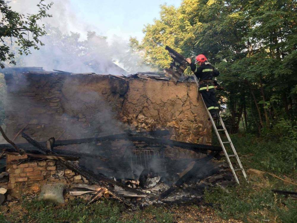 Пожар в Одесской области: в огне погибли брат и сестра