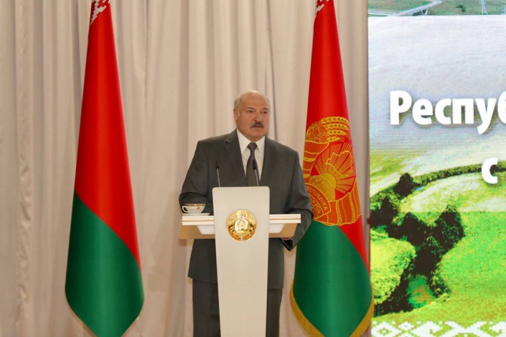 "Меня измазали вдоль и поперек": Лукашенко пригрозил выдворением иностранных СМИ на фоне выборов