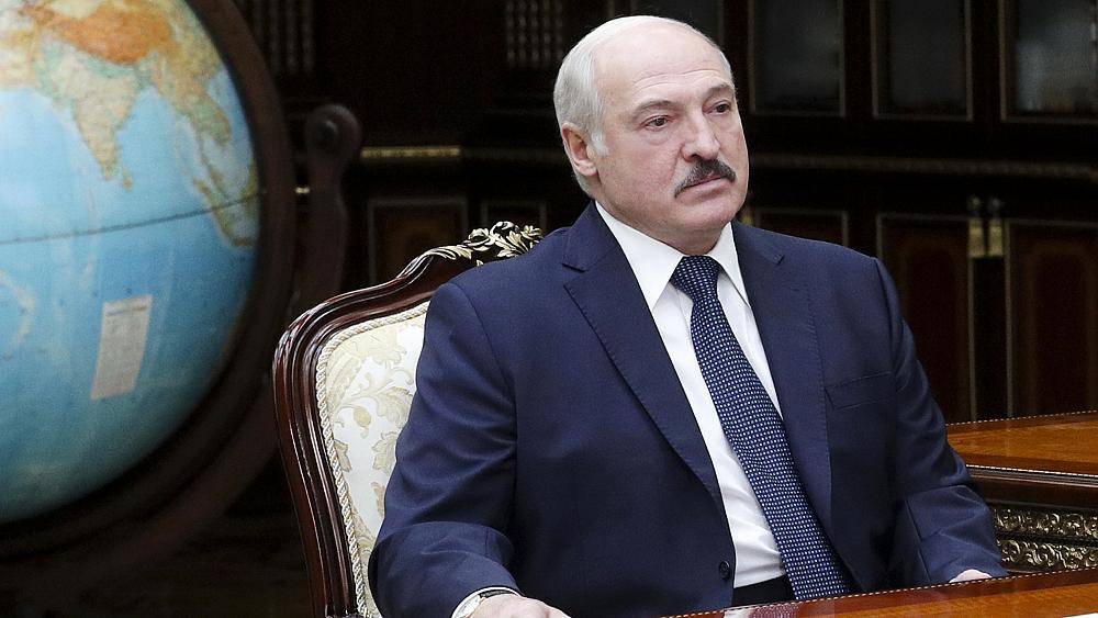 "Измазали меня вдоль и поперек". Лукашенко требует выдворить иностранные СМИ