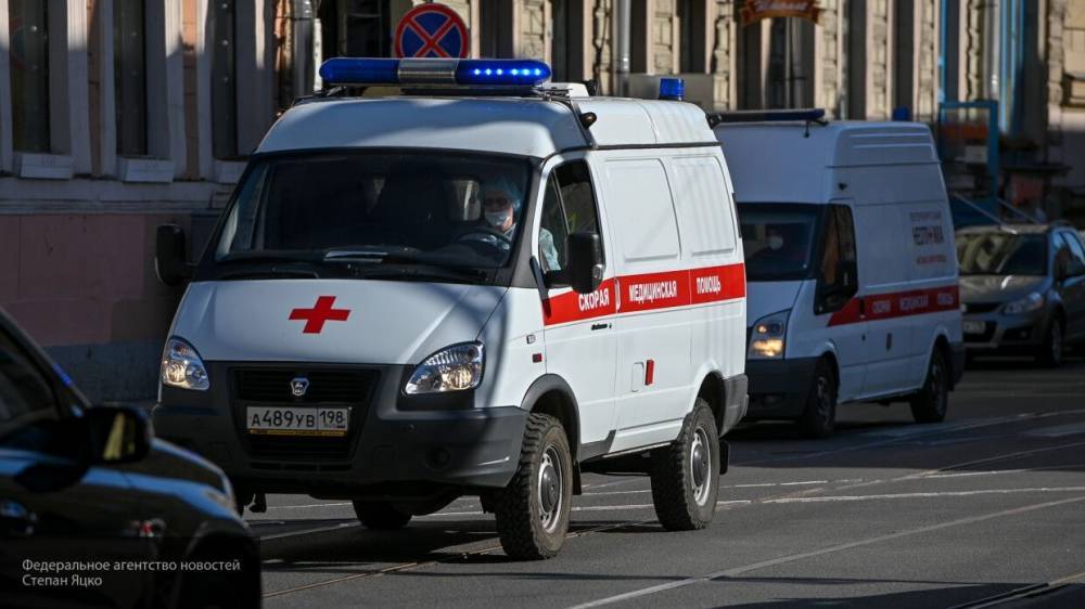 Рабочий погиб в результате падения автокрана на стройке в Москве