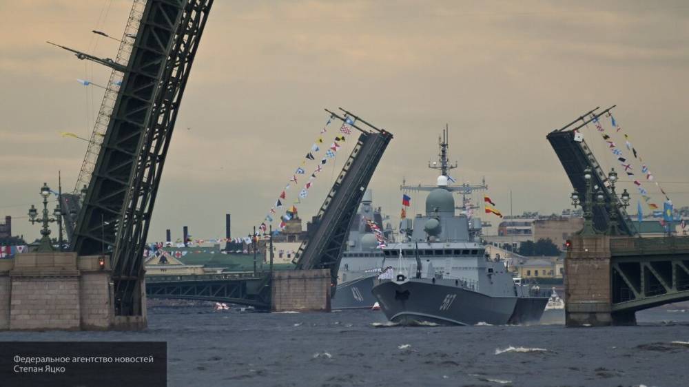 Развлекательная 11-часовая программа подготовлена на День ВМФ в Санкт-Петербурге