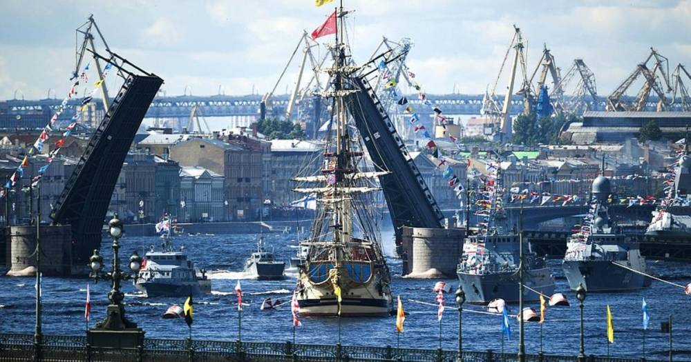 Как прошел морской парад ко Дню ВМФ в Петербурге