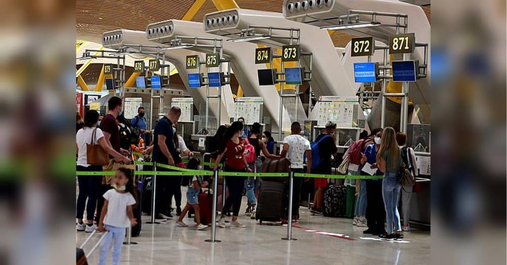 Европейские страны вводят обязательный карантин для прибывающих из Испании: сотни тысяч туристов возмущены