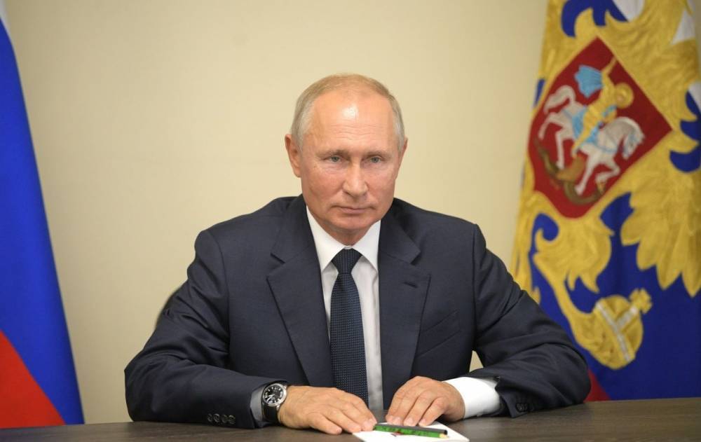 Путин заявил об озабоченности заявлениями о пересмотре "Минска"