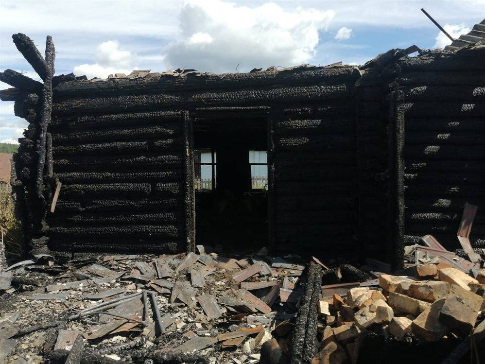 В Забалуйке сгорели жилой дом и сарай