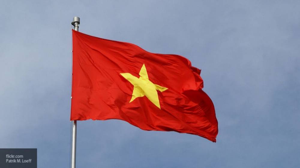 Посольство РФ во Вьетнаме порекомендовало россиянам отказаться от поездок в центр страны