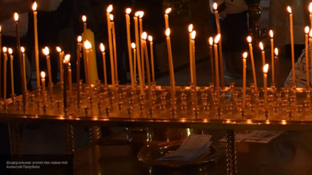 Психолог объяснила, почему подросток из Читы прикурил от церковной свечи
