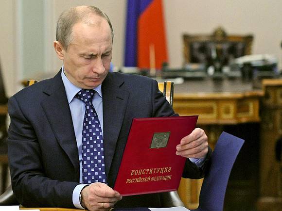 СМИ: Путин наградит артистов и чиновников, работавших над новой Конституцией
