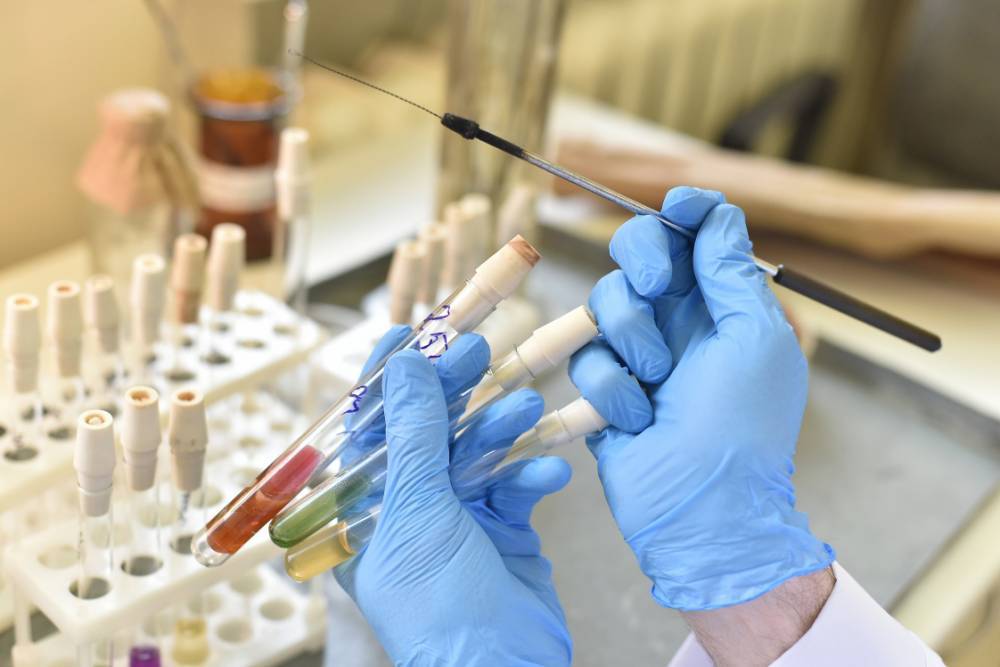Более 27,3 миллиона тестов на коронавирус проведено в России