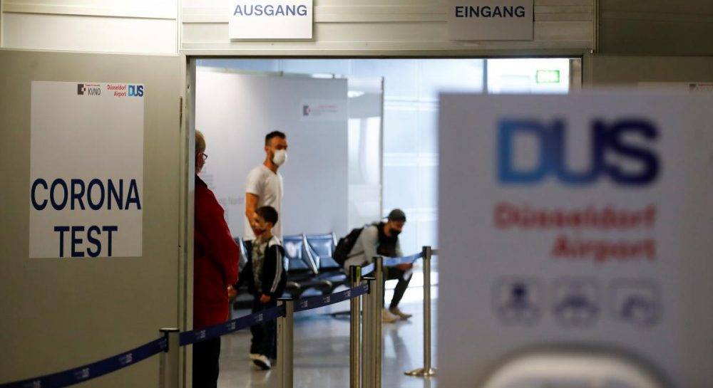 Германия вводит обязательное тестирование на коронавирус для туристов из "опасных стран": Украина - в списке