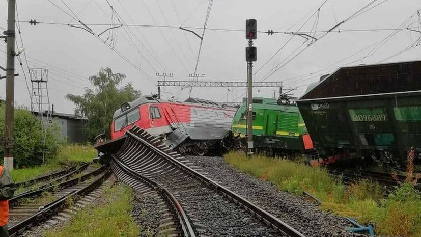 В МЧС уточнили детали столкновения поездов в Санкт-Петербурге