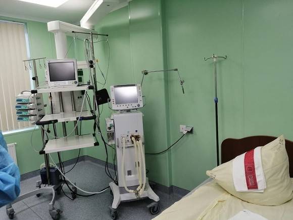 Больницу Петербурга оштрафовали после смерти врача с подтвержденным коронавирусом