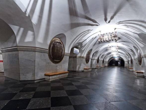 В Киеве станция метро возобновила работу после «заминирования»