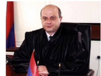 СМИ: СНБ угрожает судье Ваагну Меликяну