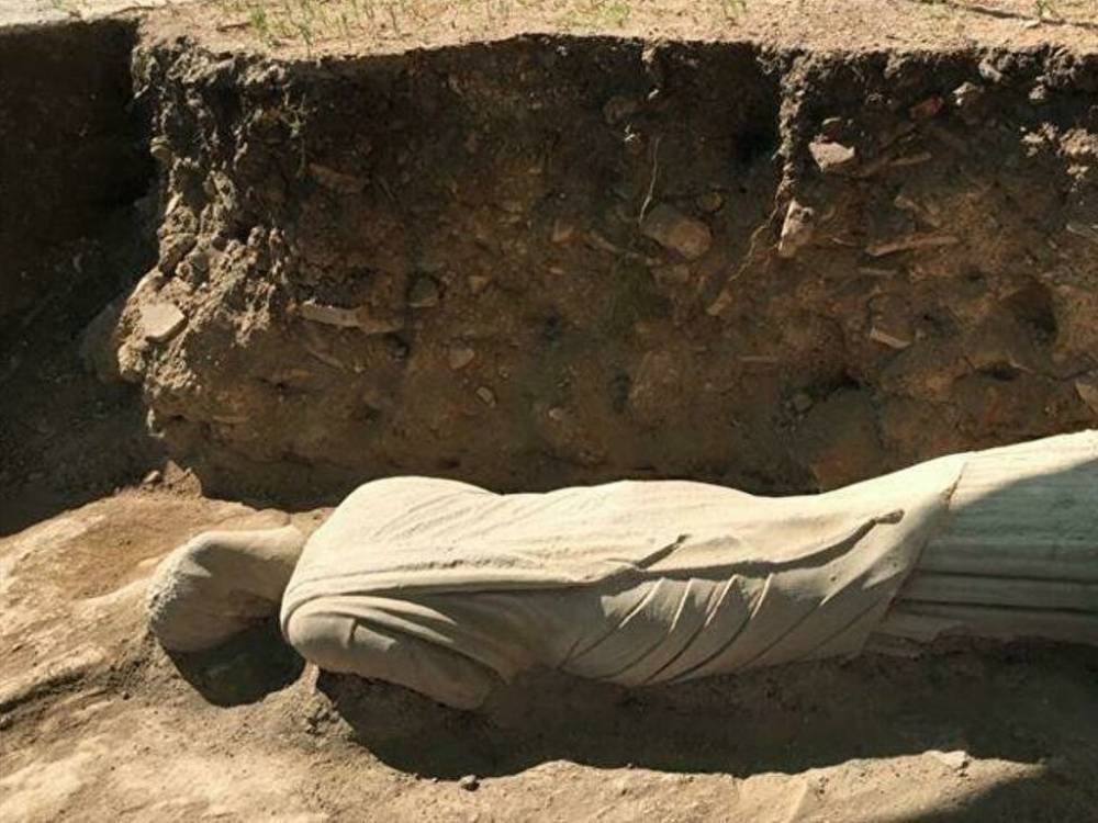 В Турции на территории древнего города археологи обнаружили статую возрастом 1700 лет